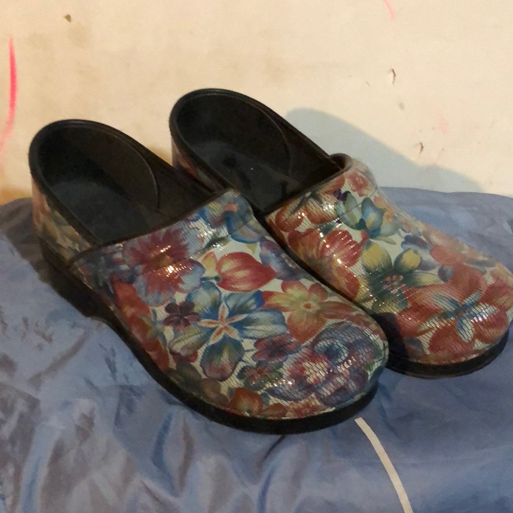Dansko nursing shoes